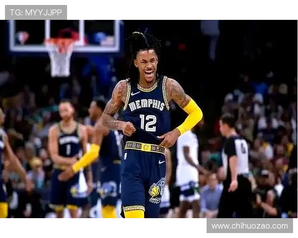 詹姆斯复出后领衔湖人逆转勇士 莫兰特缺席灰熊遭太阳大胜